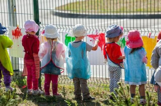 Visiems tėvams pinigų neužteks