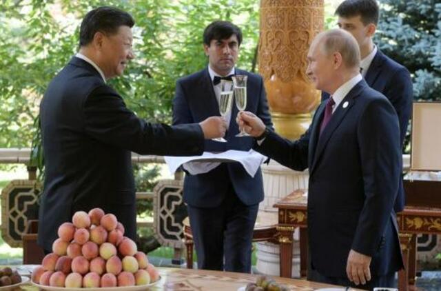 V.Putinas Si Dzipingui gimtadienio proga padovanojo ledų