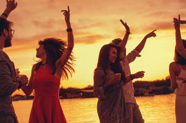 Ministras abiturientams: švęskite, bet būkite atsargūs