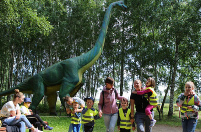 "Rožių planetos" vaikai pramogavo dinozaurų parke