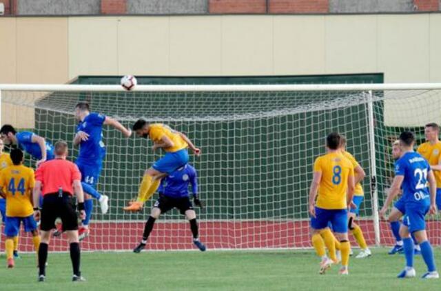 Palangoje - pajūrio futbolo ekipų derbis