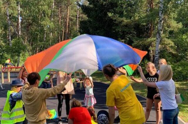 Prižiūrėdami ypatingas gėles, vaikai išmoko kai ko daugiau