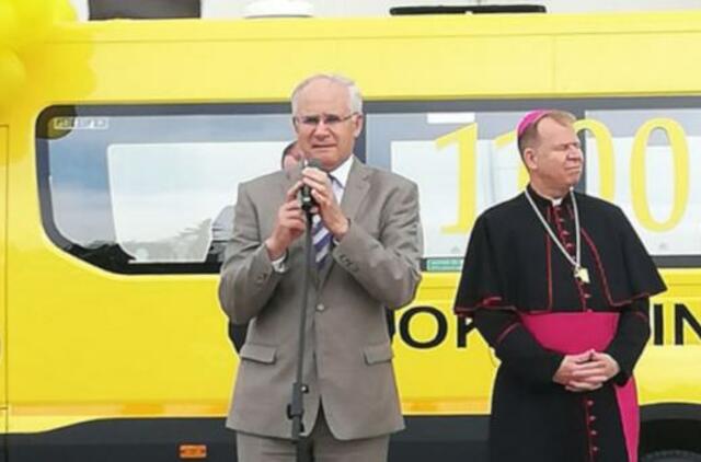 Gavo skolą, laukia dovanos