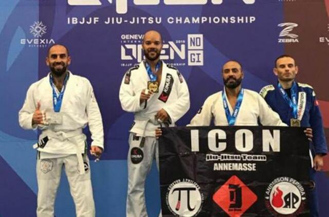 Šveicarijoje iškovojo sidabro medalį