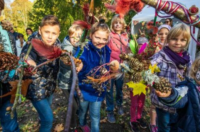 Savaitgalį Žemaitijoje šeimų festivalyje „Miško burtai 2019“ siaus laumės ir kaukai