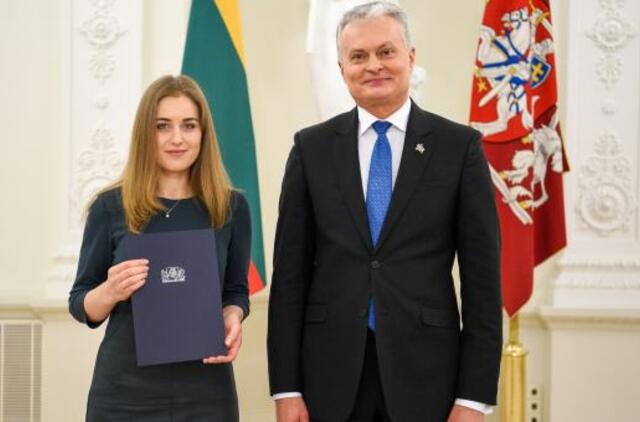 Geriausios disertacijos autorei dr. Indrei Žigeu - Prezidento sveikinimai