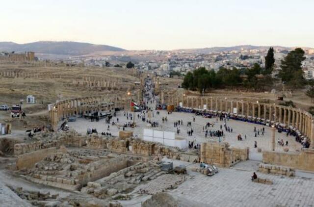 Jordanijoje užpuolikas peiliu sužalojo aštuonis žmones, tarp jų – keturi turistai