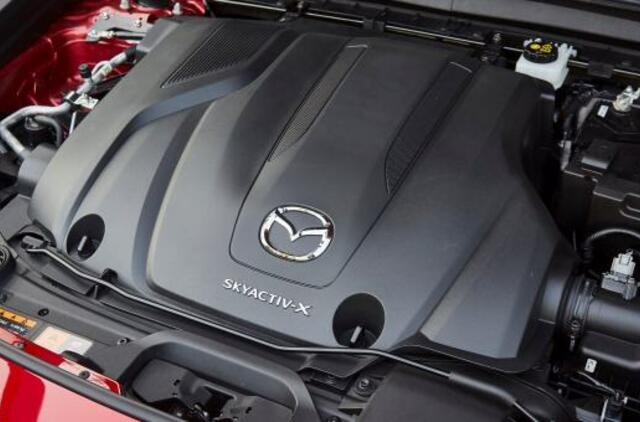 „X“ faktorius: ar revoliucinis „Mazda Skyactiv-X“ prailgins vidaus degimo variklio amžių