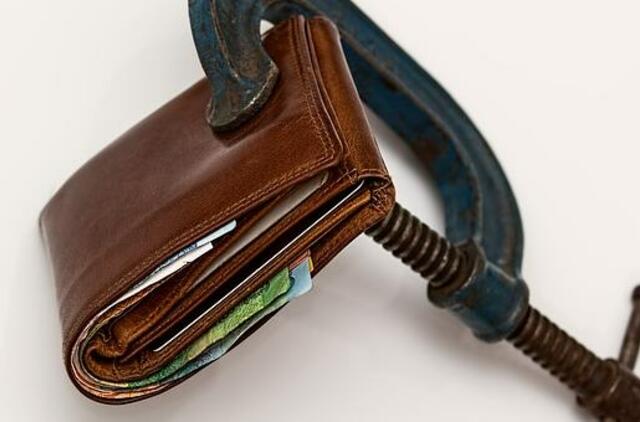 Apklausa: lietuviai gruodį švenčia taip, kad finansinė „dieta“ tęsiasi ir sausį