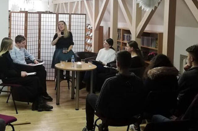 Ar knygų autorių mintys ir asmeniniai pasakojimai sudomina jaunimą?