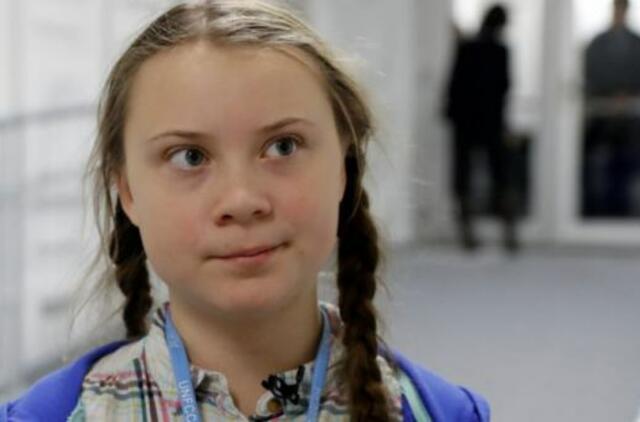 G. Thunberg namo vyksta perpildytu „Deutsche Bahn“ traukiniu