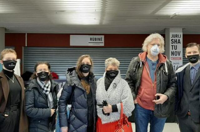 Į kalėdinę mugę - su respiratoriumi