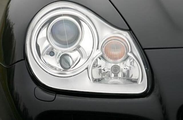 Pavogti „Porsche Cayenne“ žibintai už 7000 eurų