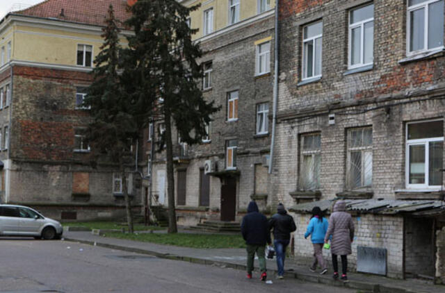 Užrakintuose namuose močiutė aptiko mirusios mergytės kūną