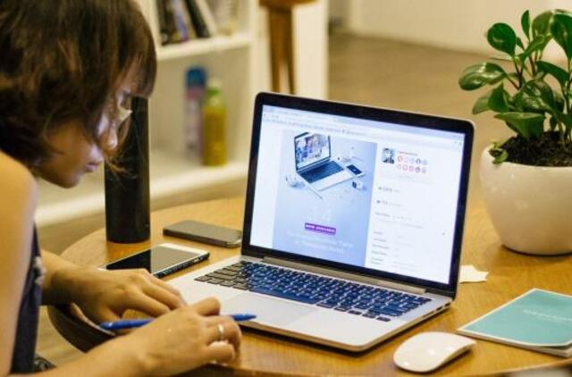 Darbas namuose: laisvas grafikas ar spąstai savo noru?