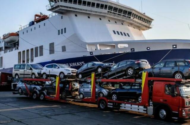 Išsvajoti automobiliai iš JAV: slepiami mokesčiai, apgaudinėjami pirkėjai