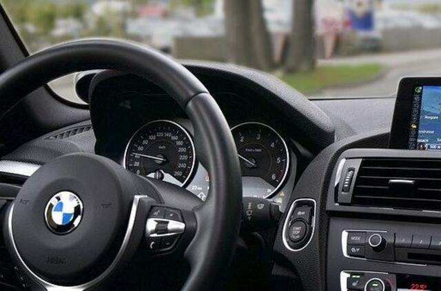 Nukentėjo trys BMW automobilių savininkai