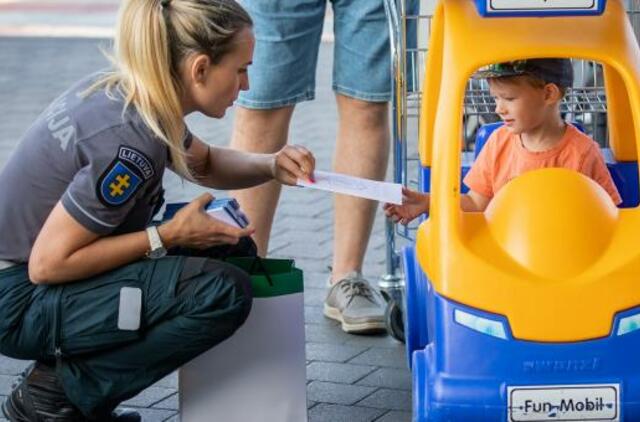 Policijos pareigūnai tikrino, ar klaipėdiečiai saugiai veža savo vaikus