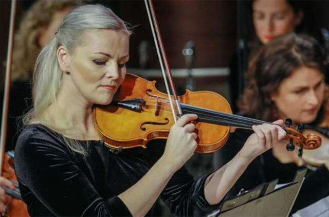 Publikos kvėpavimą smuikininkė prilygina miegančiam kūdikiui