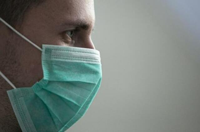 Lietuvos vaistinės skaičiuoja paskutines medicininių kaukių pakuotes