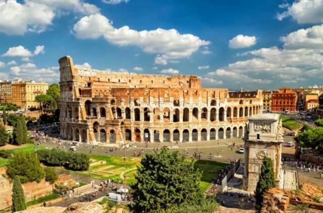 Romantiškas skrydis Valentino dienos proga: kokios kryptys siūlomos Lietuvos oro uostuose?