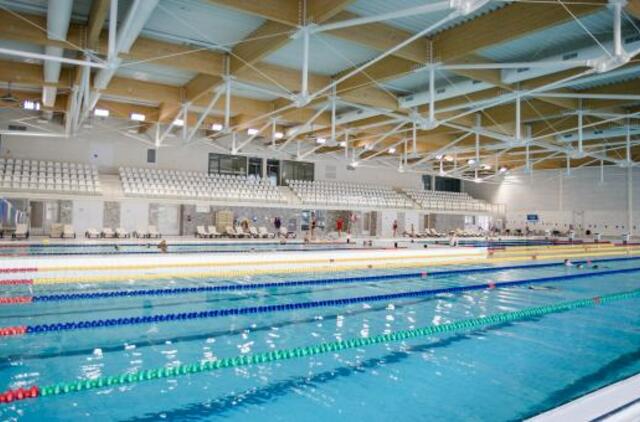 Dėl koronaviruso grėsmės Klaipėdos baseinas stabdo savo veiklą