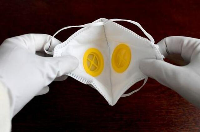 Kinai Lietuvai atsiuntė 20 tūkst. medicininių kaukių, 120 tūkst. porų pirštinių