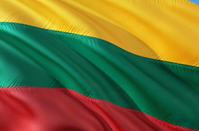 Kovo 11-ąją pasitiks su milžiniška trispalve