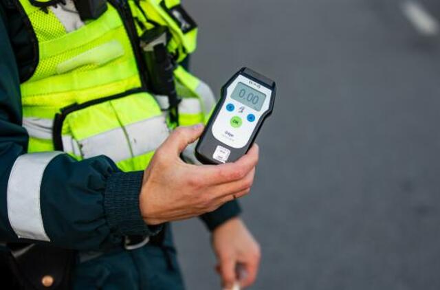 Policija: praėjusią savaitę didžiausią dėmesį skyrėme neblaiviems ir saugos diržų nesegintiems vairuotojams išaiškinti