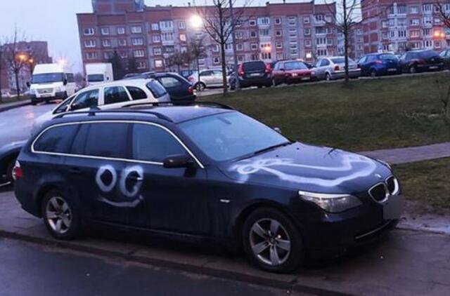 Vienam - piešinys, kitam - kapų žvakė