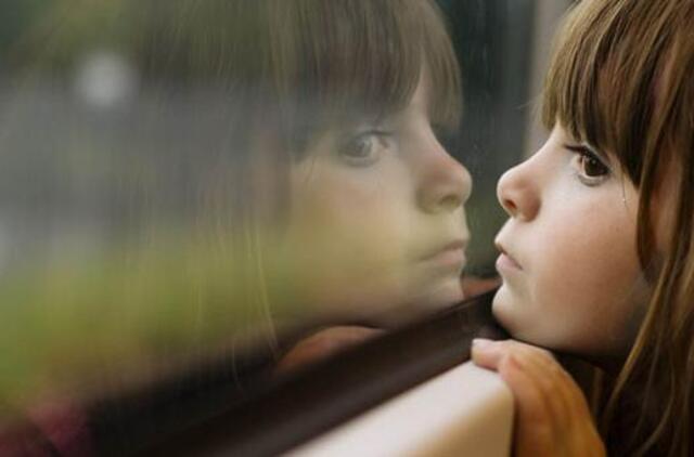 Diskutuojama dėl grįžimo į darželius ir mokyklas, bet ne į darbovietes