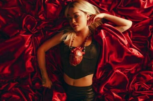 Kūrinį apie laimingą vienatvę išleidusi R. Ora: vienišumo jausmas galiausiai tampa pilnatve