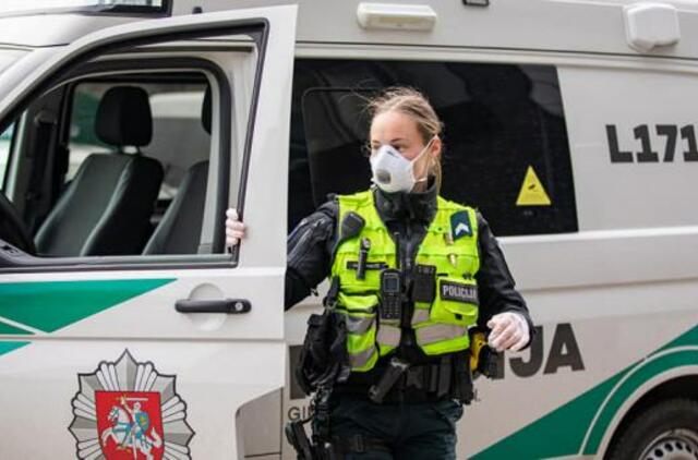 Savaitgalį policininkai išdalins 120 tūkstančių kaukių