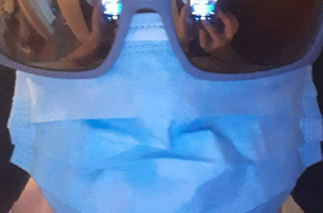 Vaistinės žada kaukių. Kaina - 1 ar 2 eurai