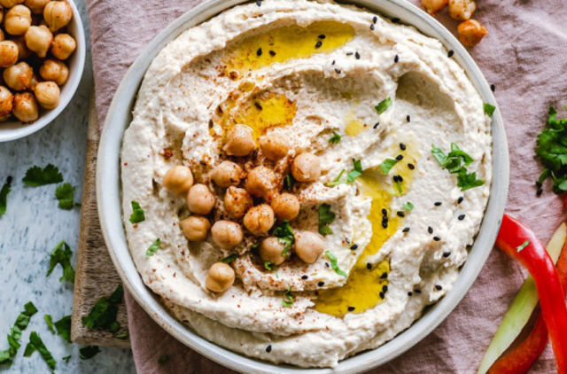 Abejingų nepaliekantis humusas: receptai, kuriuos būtina išbandyti namuose