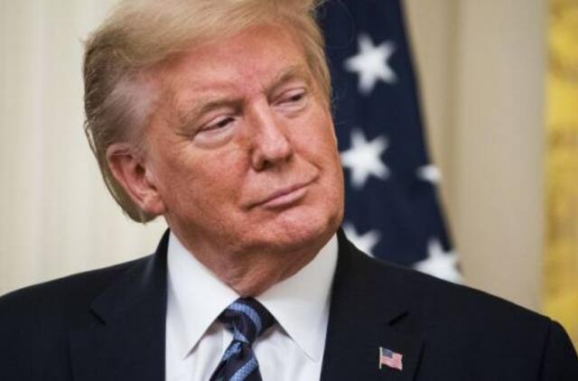 D. Trumpas teigia turįs įrodymų apie COVID-19 ryšį su Uhano laboratorija