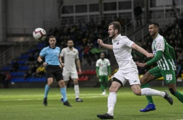 Futbolo išsiilgusiems: ministerijai pavesta įvertinti galimybę atnaujinti futbolo čempionatą