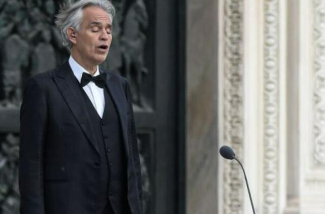 Italų tenoras A. Bocelli pranešė persirgęs COVID-19