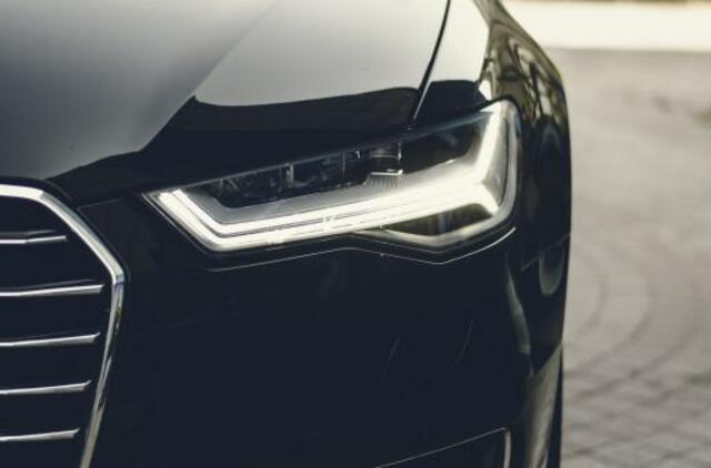 Klaipėdiečiui apkarto prekyba naudotais automobiliais