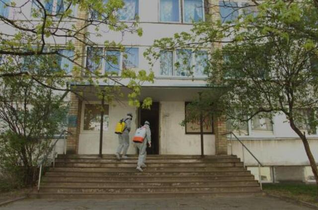 Koronaviruso židiniu tapęs bendrabutis dezinfekuojamas du kartus per dieną