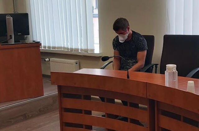 Klaipėdietis po pažinties su dviem paauglėm ryte nerado nei merginų, nei BMW