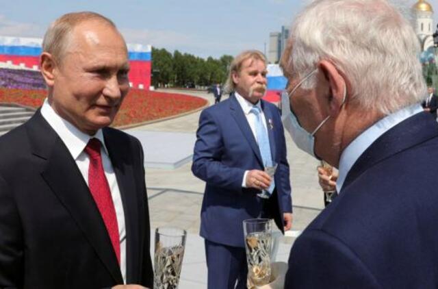 Putinas nedėvėjo kaukės, nors Maskvoje ji yra privaloma