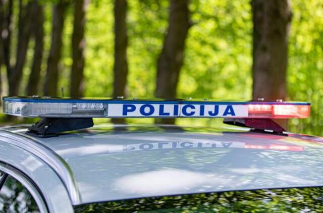 Suvestinė: pavogtas „Porsche“ vairas ir sulaikyti girti vairuotojai