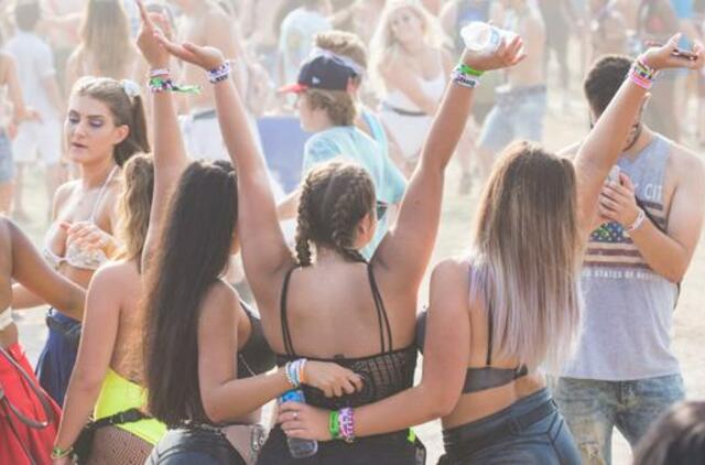 Frankfurte suimti beveik 40 agresyvių „koronavakarėlio“ dalyvių