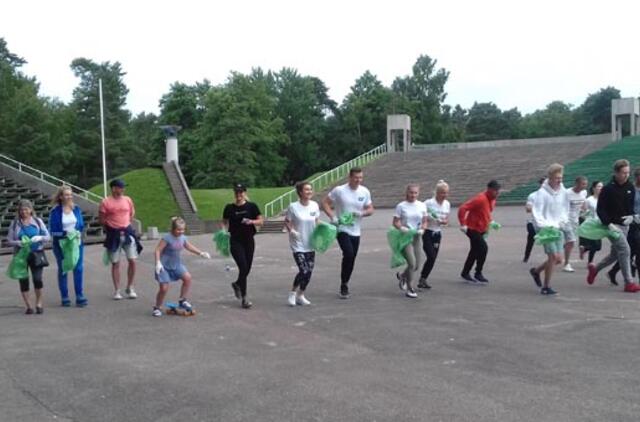 Gamtos ir sporto mylėtojai švarino Vasaros estrados apylinkes