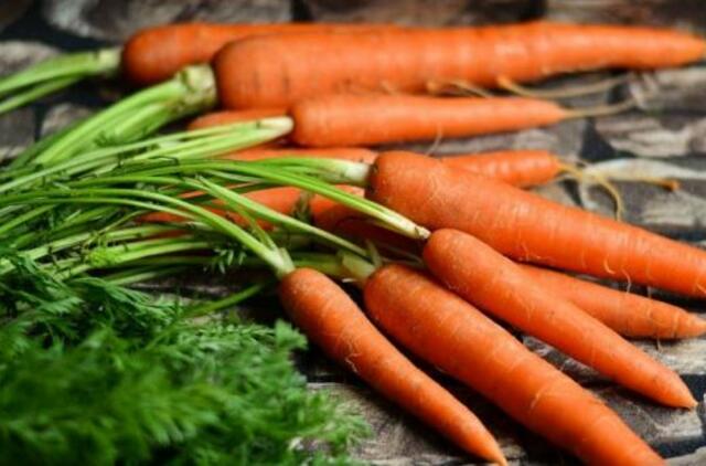 Lapai naudingesni nei pačios morkos