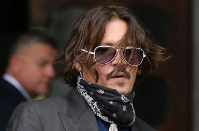 Londono teisme baigiama nagrinėti aktoriaus J. Deppo šmeižto byla