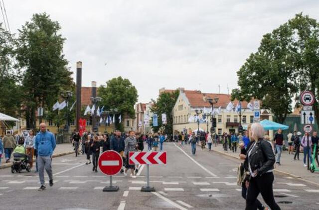 Pirmoji Jūros šventės diena: lietus nesugadino nuotaikos