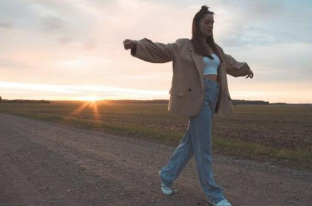 Atlikėja G. Korsakaitė pristato naują dainą: kai būni tik su savimi, tuomet įsijungia kūrybiškumas