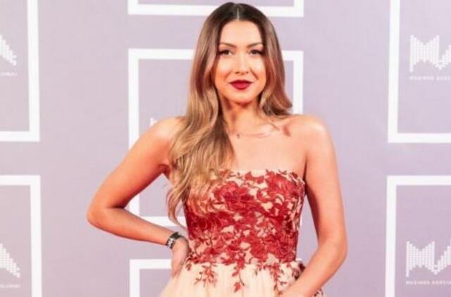 E. Jakštytė pasiryžo krūtinės korekcijai: apie tai galvojau nuo 21-erių